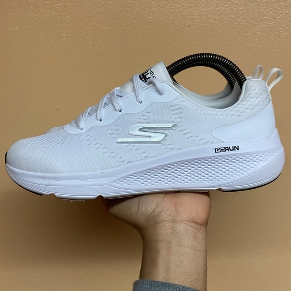 Skechers Go Run Elevate “White Black” - Picture 3 of 17